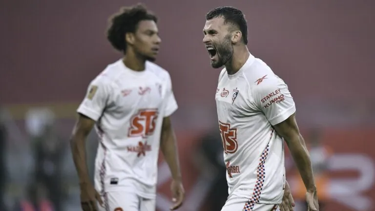 Superžolík Erik Prekop? Bývalý omyl Slavie v Polsku zazářil a dvěma góly řídil velký obrat