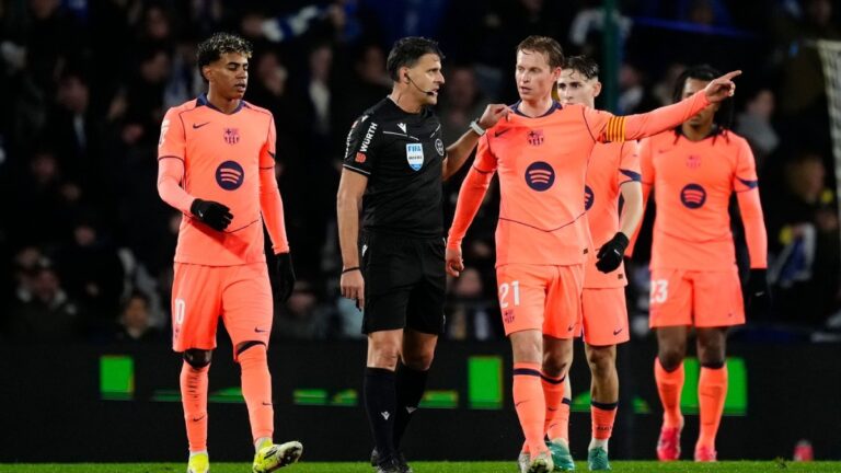 Tři neuznané góly a pět tyčí. Prokletá Barcelona před duelem se Slavií padla