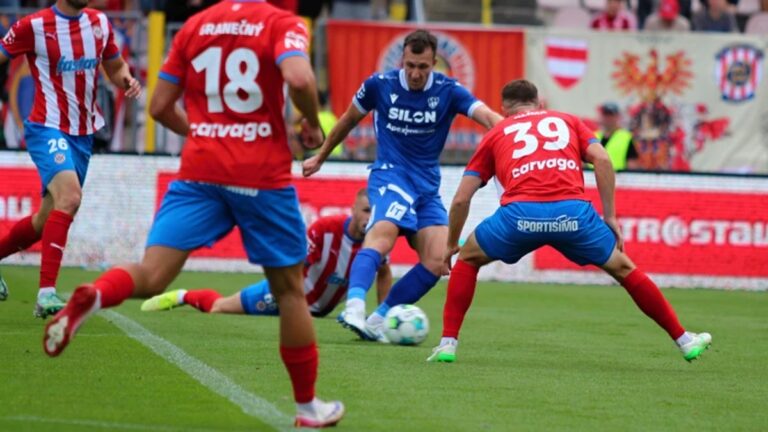 Nedivím se, že se nám hraje lépe venku, sepsul fanoušky Táborska trenér Kronďák