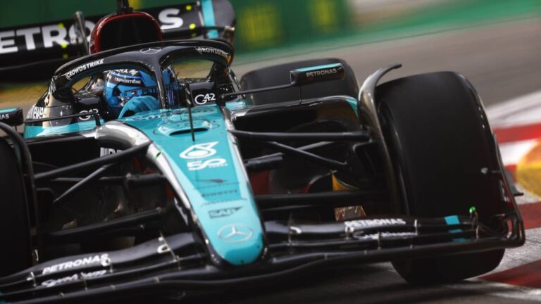 VIDEO: Mercedes ve zdi! Russell na konci druhého tréninku havaroval, jak dopadly páteční jízdy na okruhu v Singapuru?