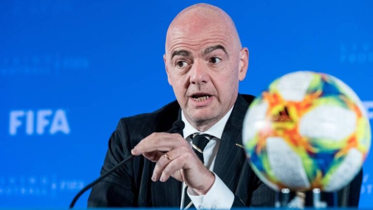 FIFA přiřkla Krym Rusku. „Jste normální?“ ptá se fotbalové asociace ukrajinské ministerstvo zahraničí