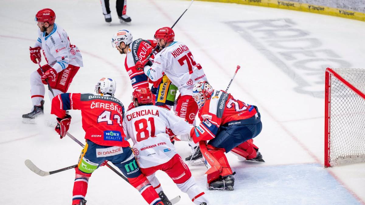 HC Oceláři Třinec, HC Dynamo Pardubice