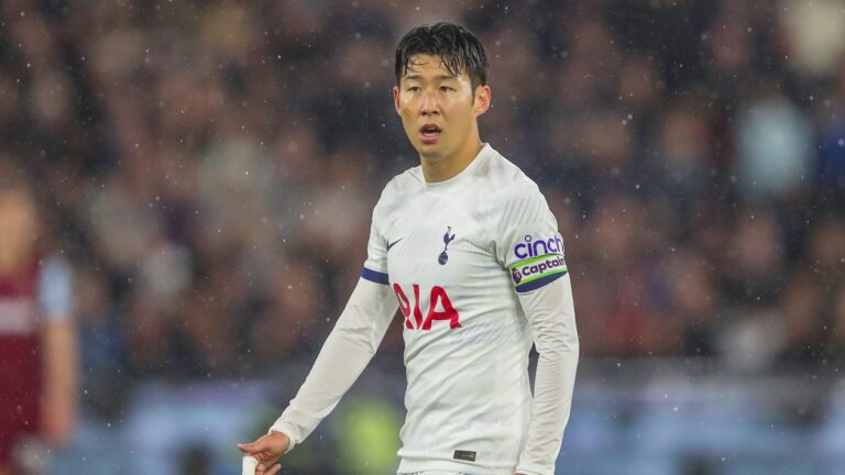 Ve jménu Sona, nasázejte jim sedmičku. Tottenham si na Slavii věří