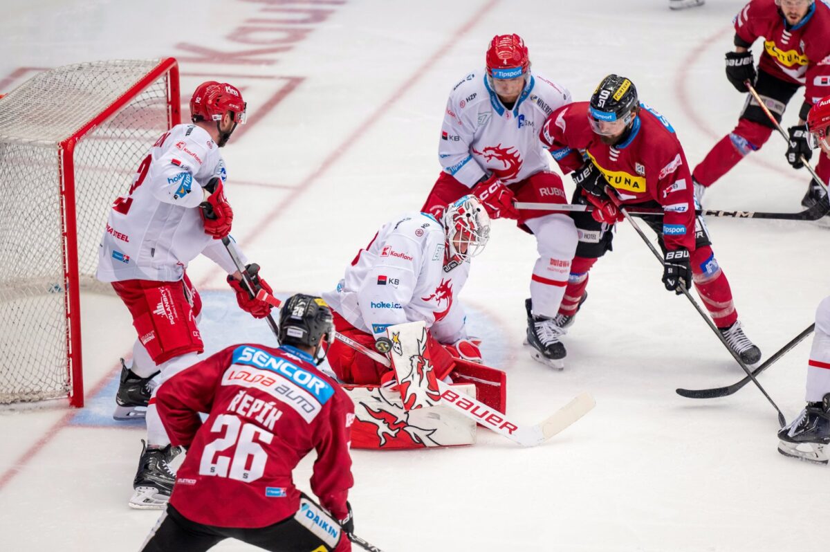 HC Oceláři Třinec, HC Sparta Praha