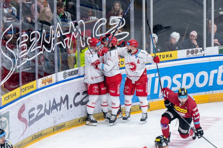 Někdy je to na infarkt, říká sváteční střelec Adámek. Neuznanou branku Sparta tušila