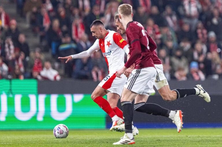 Slavia se bojí o svou hvězdu: Byla slyšet rána a pak křupnutí! Nevypadá to vůbec dobře, hlásí Trpišovský