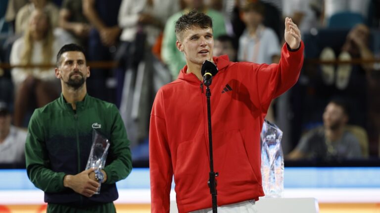 Menšík zdolal Djokoviče. Česko má po dvaceti letech titul z Masters