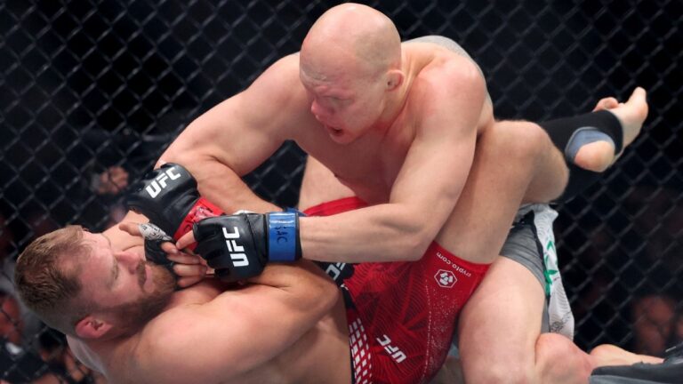 Konec nadějí na superzápas s Procházkou? Blachowicz s Guskovem předvedli válku bez vítěze