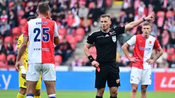 Další zkrat Chorého stál Slavii body. Remízu s Hradcem ovlivnil vztyčený prostředníček