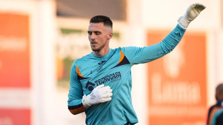 „Nebýt Letáčka, mluvili bychom o ostudě.“ Fanoušci Getafe reagují na brankářův návrat