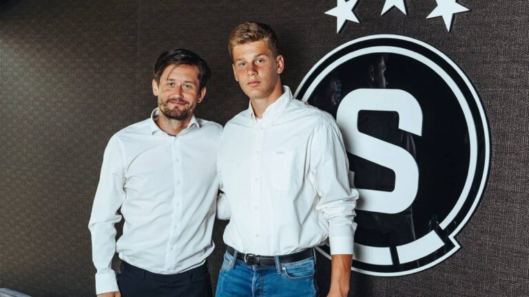 Z Letné do Ajaxu? Sparta může přijít o brankáře, může dělat dvojku Jarošovi