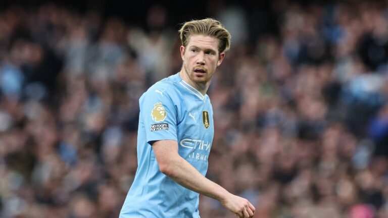 Zahraje si s Černým? Manchester City hlásí konec éry, hvězdný De Bruyne v létě odejde