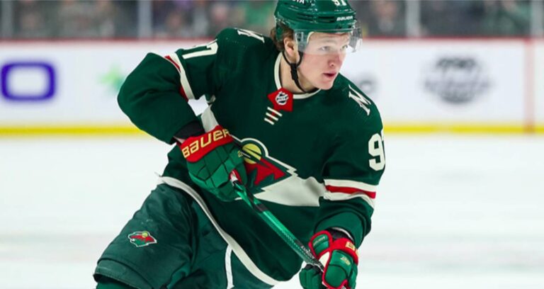 Hvězdný Kiril Kaprizov je díky nové smlouvě nejlépe placeným hráčem historie NHL