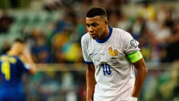 Francie – Švédsko 3:0. Mbappé dvěma trefami dorovnal Messiho a poslal Francouze do osmifinále