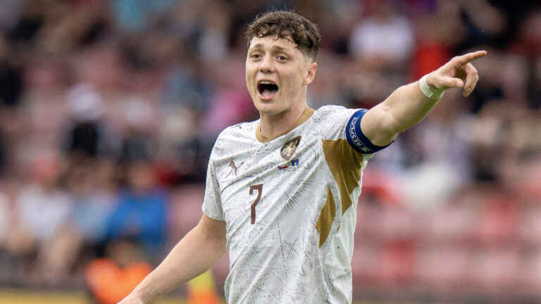 Nové dresy české reprezentace pro MS ve fotbale 2026: Jak vypadají a kde je koupit?