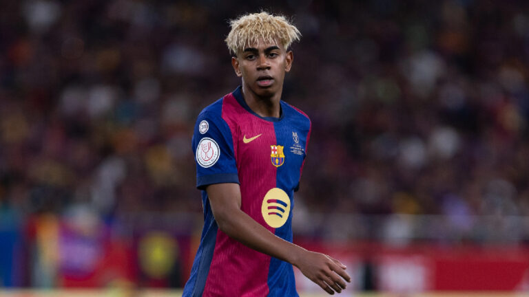 Lamine Yamal v Newcastlu zachránil Barcelonu. Z penalty zařídil remízu