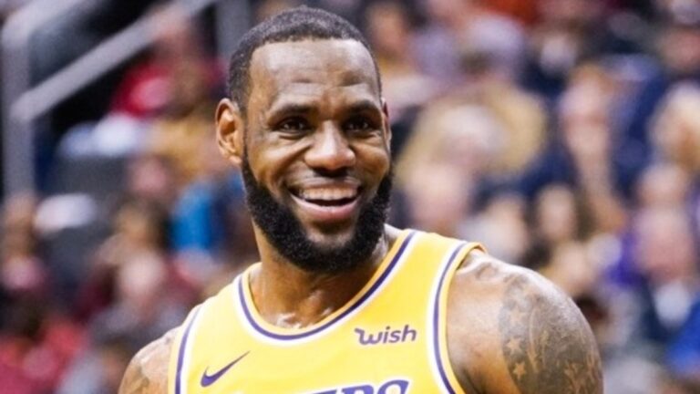 Pán času LeBron James přepsal historii a sebral Maloneovi rekord