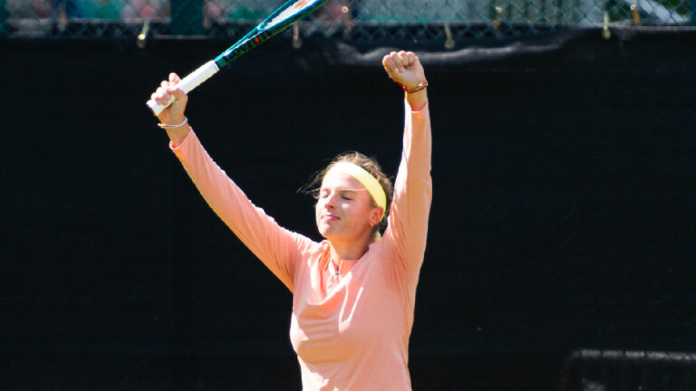 Stále mladá a teď i plná radosti. Linda Fruhvirtová si podruhé v kariéře zahraje Roland Garros