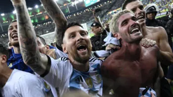 Nezastavitelný Messi vyslal hattrickem Argentinu za obhajobou titulu