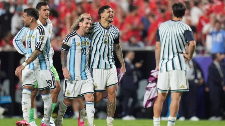 Messiho asistence a fantastická trefa Álvareze. Argentina se přes Švýcary protrápila do semifinále