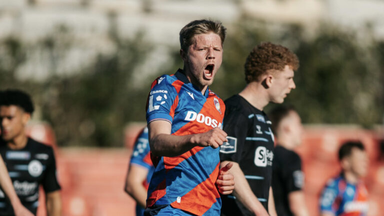 VIDEO: To byla raketa! Viktoria Plzeň šla do vedení po krásné trefě Červa