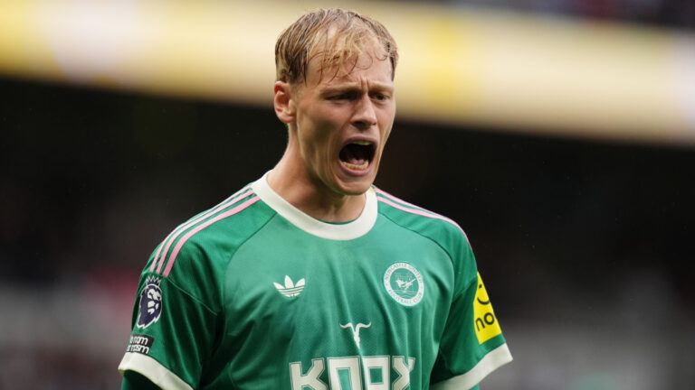Horníček v první půli vychytal Tottenham, pak jeho Newcastle dvěma góly rozhodl