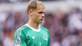 Lukáš Horníček schytal v Premier League první výprask. Leedsu přitom další dva góly sebral