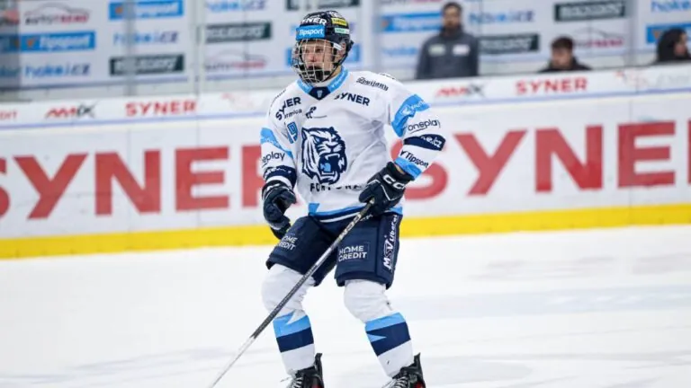 17leté zjevení z Liberce bourá extraligu. V cestě do NHL ale Kachlířovi stojí zásadní překážka