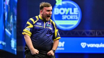 Littler si výhrou na World Grand Prix přišel na pohádkový balík a atakuje post světové jedničky