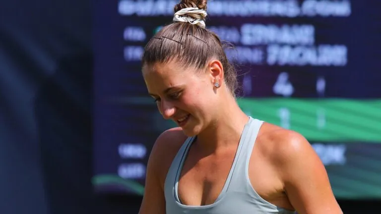 Ikonická roztočená sukně a brutální série výher. Kostyuk je pro Noskovou největší výzvou Wimbledonu