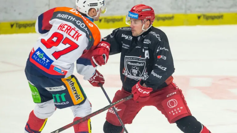 Mountfield slaví první výhru v sérii! Třinec porazil díky přesilovým hrám