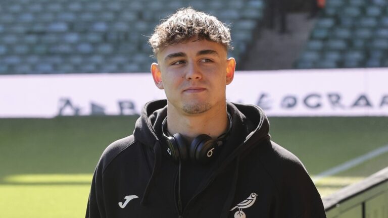 Matěj Jurásek se po kritice dočkal zastání od legendy Arsenalu. Norwich mu prý do budoucna věří