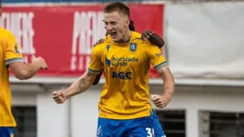 Slavia potřebuje posílit pravou stranu hřiště. Nabízí se nováček z reprezentace