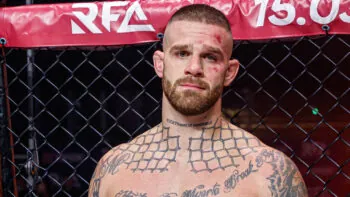 Skandál na RFA 26! Bojovník po výhře přeskočil klec a napadl diváka v publiku