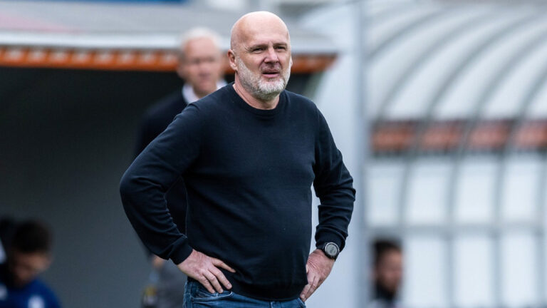 Lvíčata proti Skotům poprvé pod koučem Bílkem. Vedení zařídil hlavou Kričfaluši