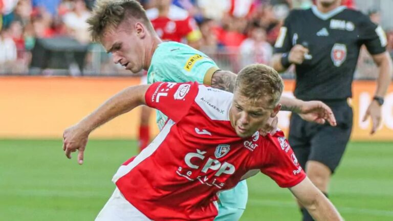 Kam zamíří Hlavatý? Momentálně jednáme s Libercem a Baníkem, přiznal sportovní ředitel Pardubic