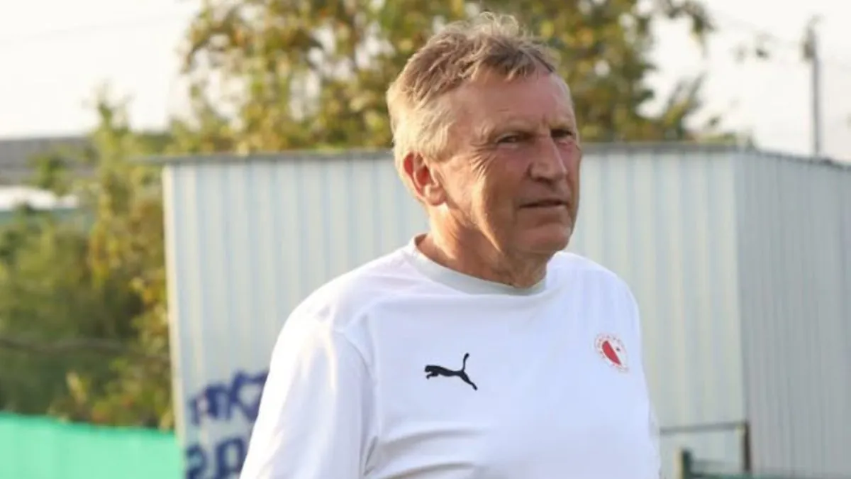 Testování stadionů i cesty po Evropě: Jak vypadá nabitý podzim šéftrenéra reprezentací?