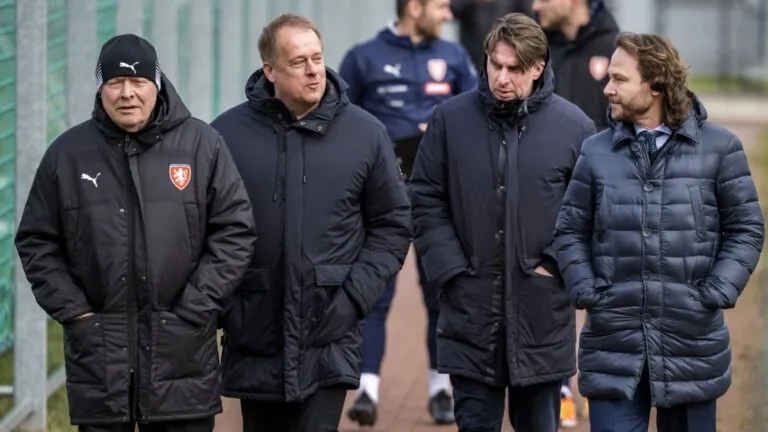 Nedvěd a Trunda pobouřili nejen fanoušky. Kde je sebereflexe? Koubek nekončí a vše je zalité sluncem