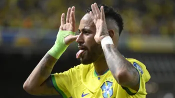 Nevyspělost, potyčky a úpadek. Neymar dnes ničí vlastní odkaz