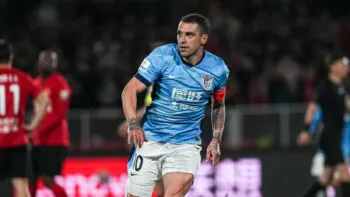 Není ho v Číně škoda? Stanciu se stal v Asii bohem, nasadil pásku a pobláznil tribuny