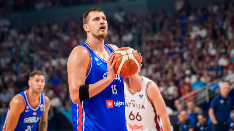 Nikola Jokič se zapsal do historie vánočních duelů NBA 56 body