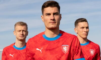 PUMA Dresy ČR schick zeleny provod