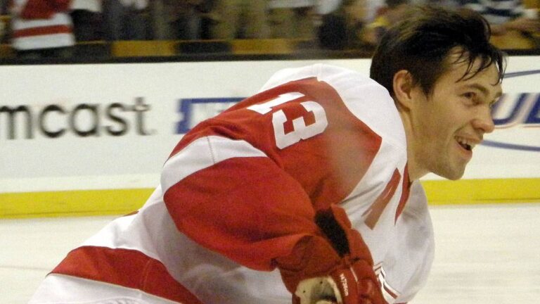 Dacjuk podepsal s Detroitem, aby kariéru oficiálně uzavřel jako hráč Red Wings. Připomeňte si nejlepší góly krále nájezdů