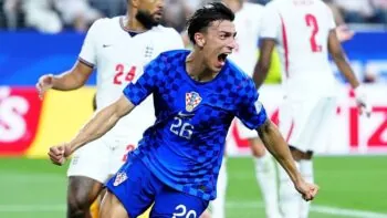Fanoušci Slavie dojati. Dříve nechtěný Musa zaskočil Anglii a válí jako Messi