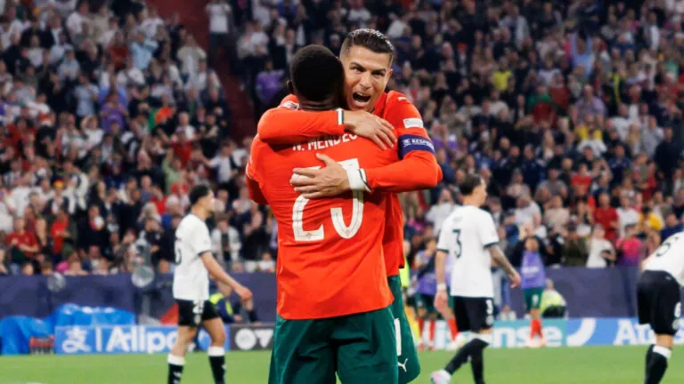 Ronaldo přepsal historii. Ve 41 letech pálil na šestém MS a řídil demolici Uzbekistánu