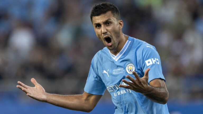 Zlatý míč mu neodpustili. Rodri koketuje s Realem, narazil ale na nečekaný odpor fanoušků