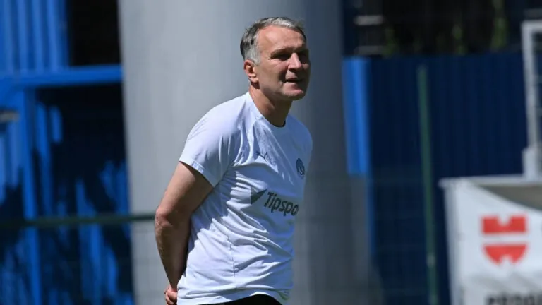 Skuhravý šílel kvůli střídání. Navzdory prohře a červené kartě ale Baník nečekaně chválil