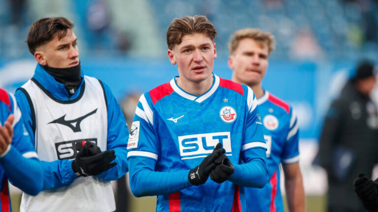 Dočkáme se jej v reprezentaci? Rangers koupili útočníka s českými kořeny