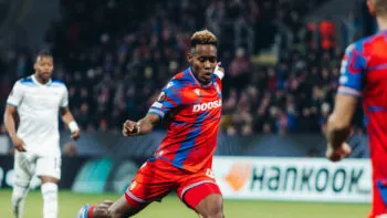 Byla to jasná penalta, rozčilují se Turci po zápase s Viktorií. Durán ale Dweha fauloval první