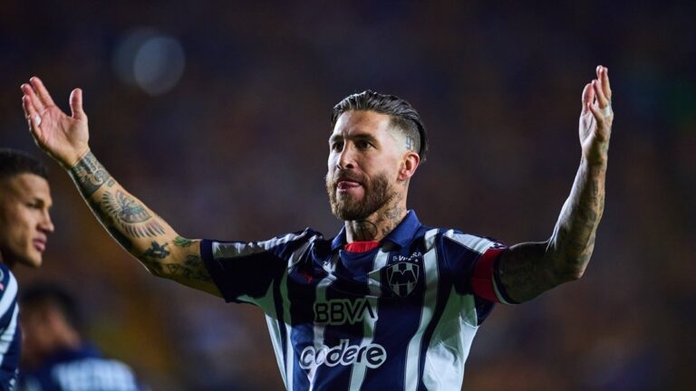 Co to bylo? Tohle zažil Sergio Ramos poprvé. Při jeho penaltě se k němu gólman otočil zády
